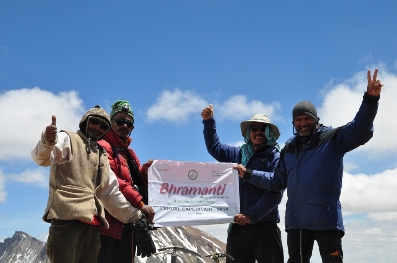 Pyarera, KAivalya, Bhola, Rajan on Summit of 5920m